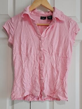 💗 NWOT Tangents Soft Pink Button Front Top – Feminine & Flowy 💗